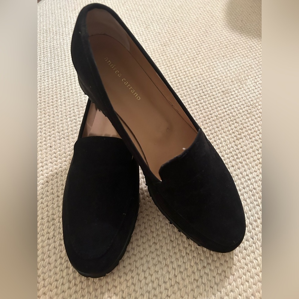 Suede loafers, never worn! Cushy inside and comfy lug sole. Great for Fall!